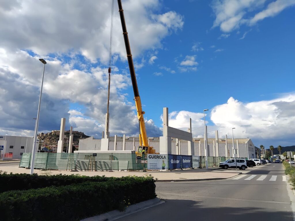 CONSTRUCCIÓN DE NAVES PARA IMPLANTACIÓN DE CONCESIONARIO DE VEHÍCULOS Y TALLER