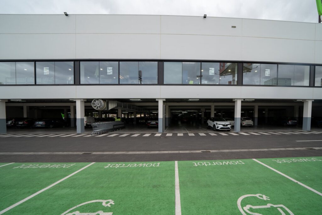 EDIFICIO COMERCIAL FAMILY CASH FINESTRAT