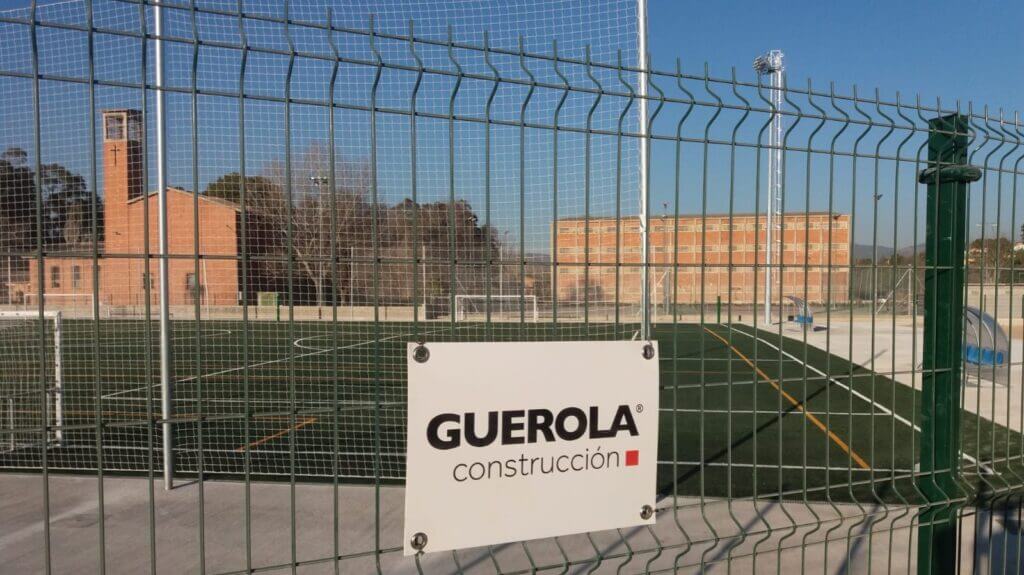 CAMPOS DE FÚTBOL DE CÉSPED ARTIFICIAL Y EQUIPAMIENTOS